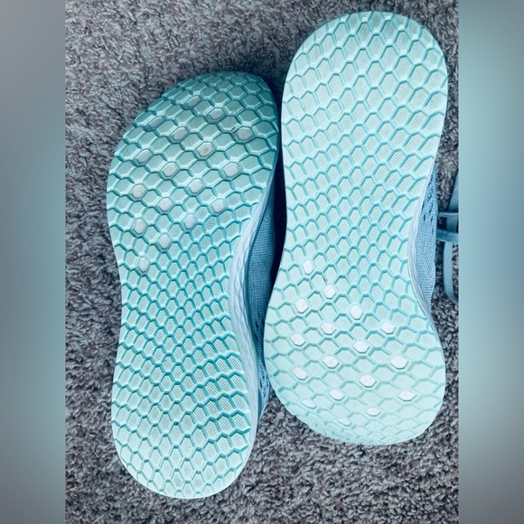New Balance Fresh Foam Turquoise/ Blue Running Sneakers Size 9.5 - Picture 6 of 6